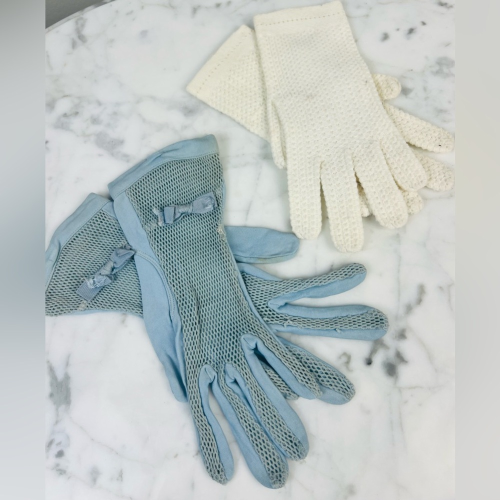 Set of 2 Vintage Gloves – Size Small – Light Blue Mesh & White Knit